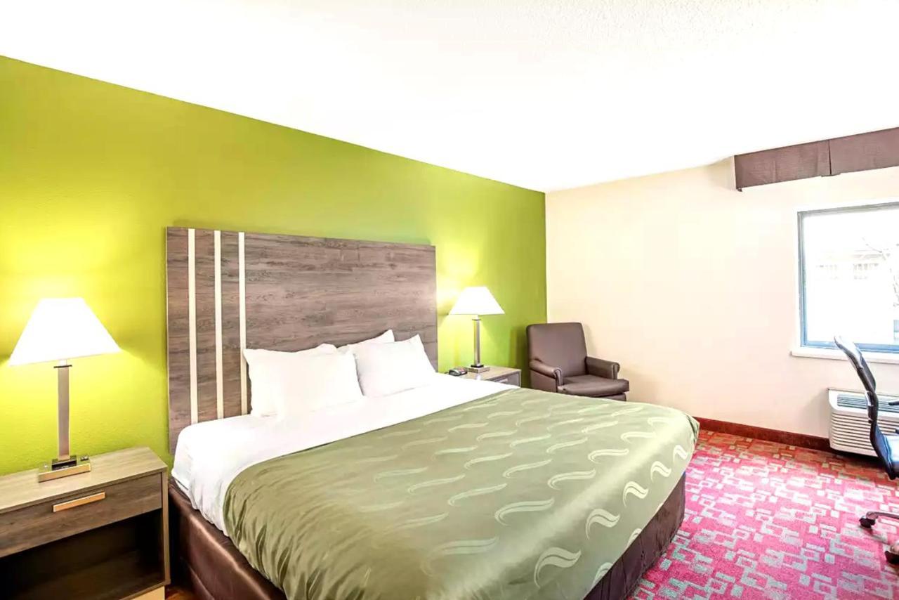 Quality Inn & Suites Milwaukee Kültér fotó