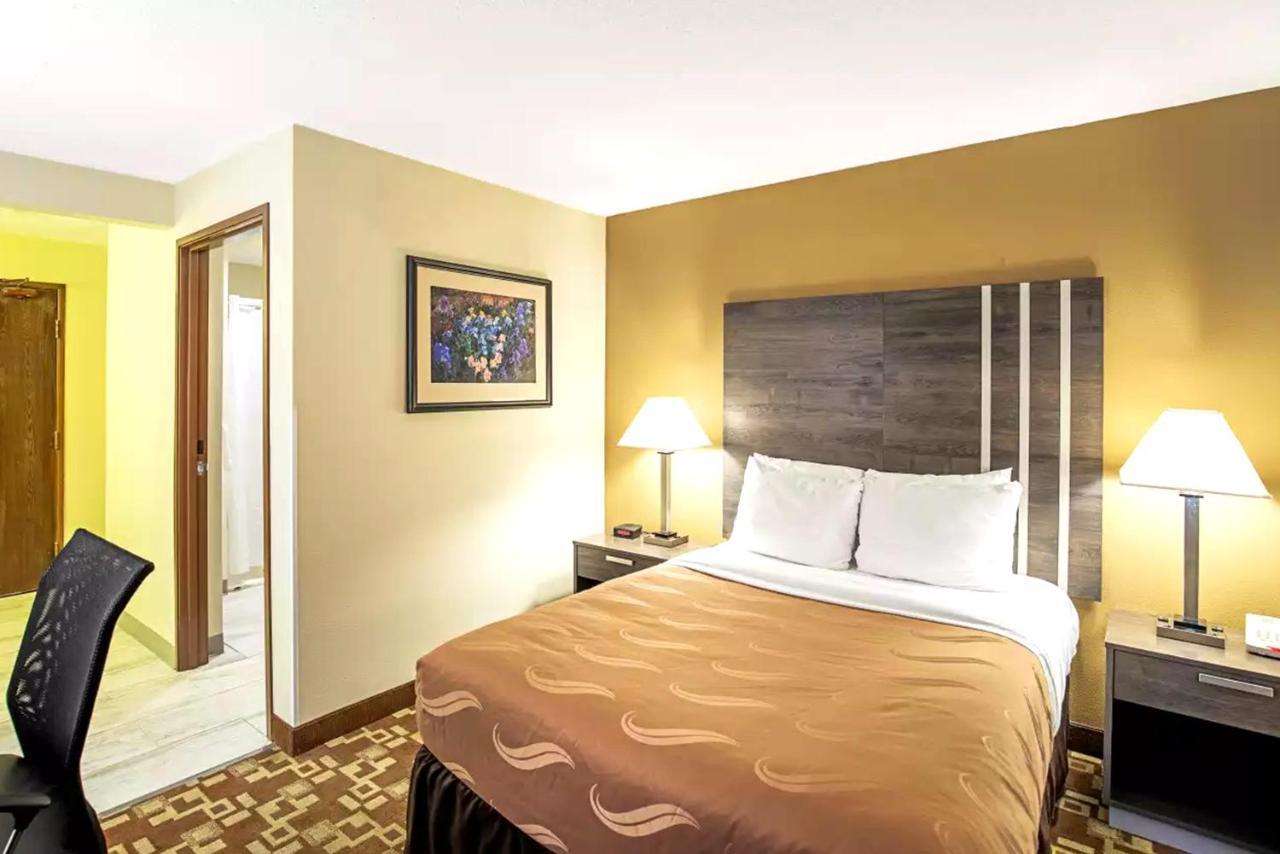 Quality Inn & Suites Milwaukee Kültér fotó